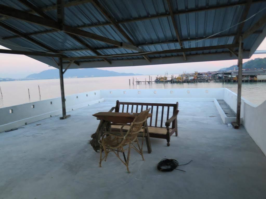 Pangkor Fish House Pekan Pangkor Exterior foto