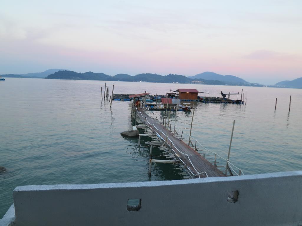 Pangkor Fish House Pekan Pangkor Exterior foto